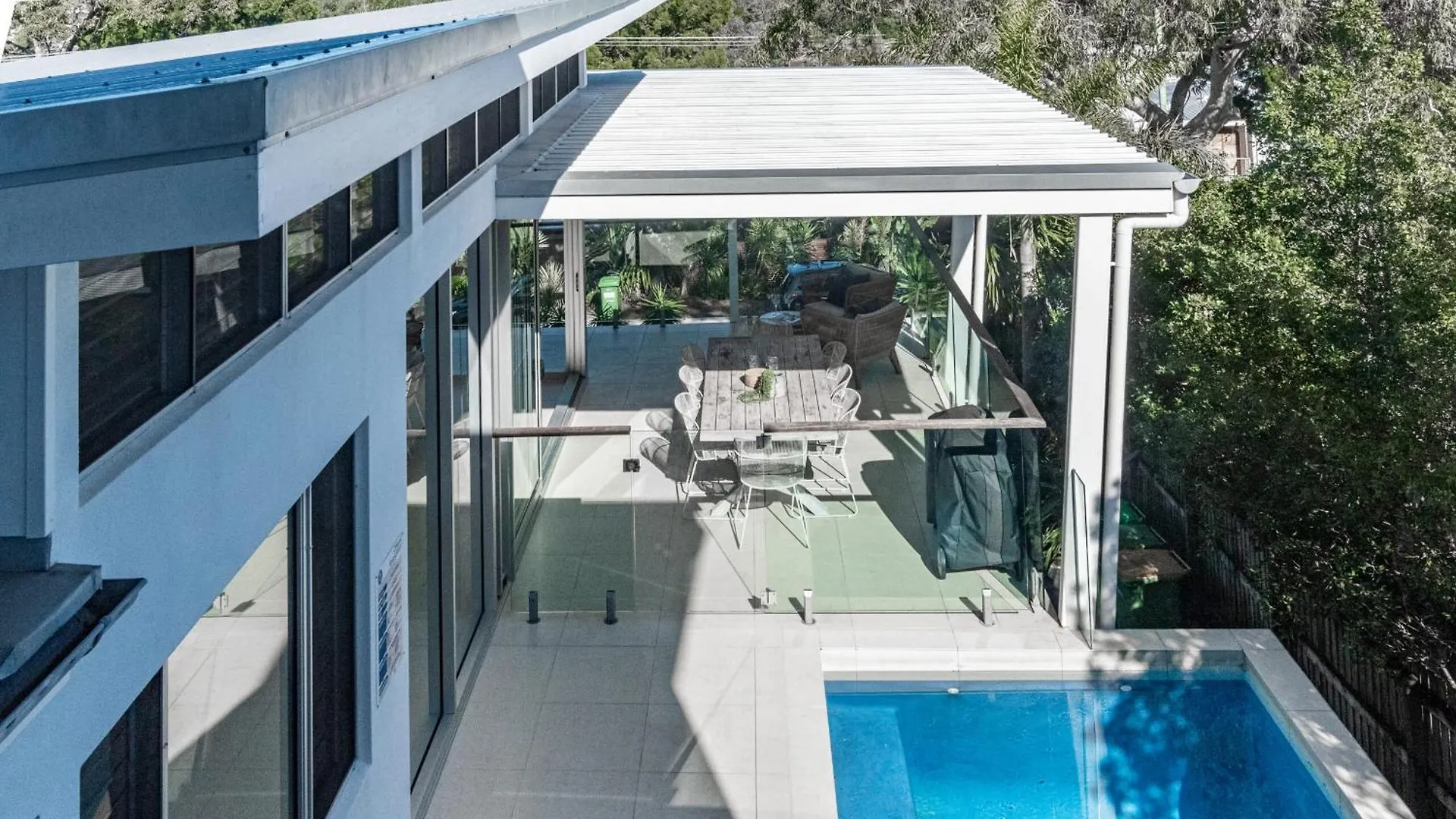 누사 Stunning Views, Private Pool Near Hastings St 빌라