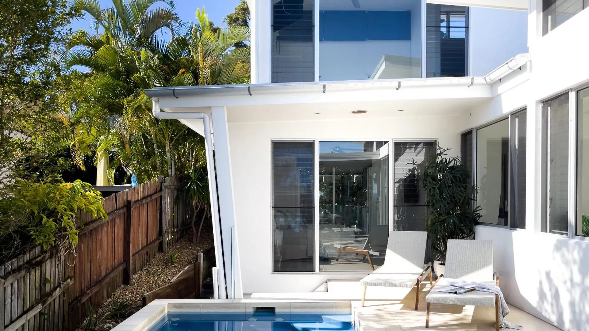 누사 Stunning Views, Private Pool Near Hastings St 빌라 펜션