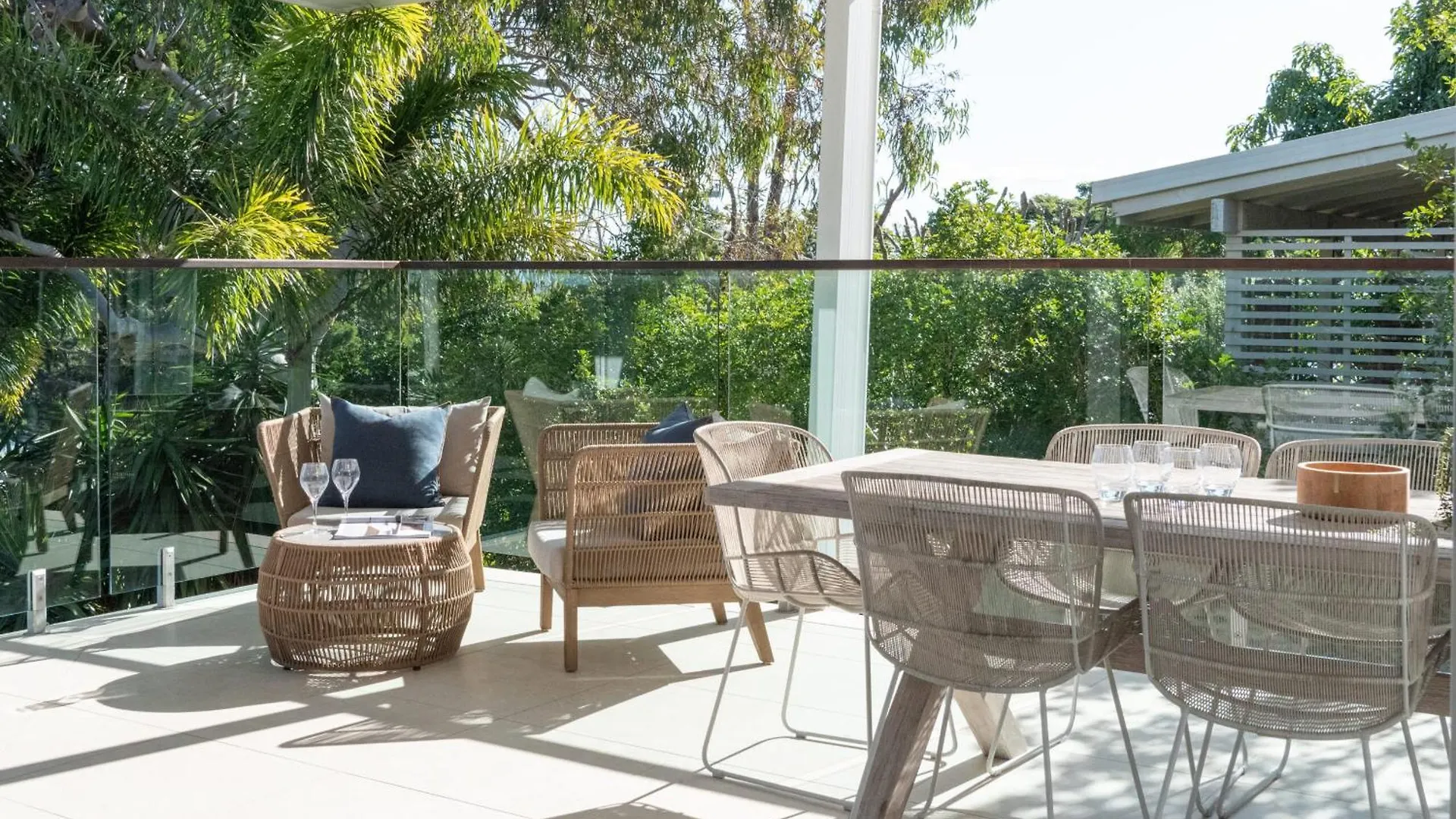 Dom wakacyjny Willa Stunning Views, Private Pool Near Hastings St Noosa Australia
